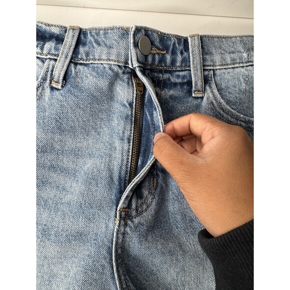 Altar’d State Relaxed Denim Cutoff Shorts Light Wash Women’s Size M Excellent - Picture 5 of 9